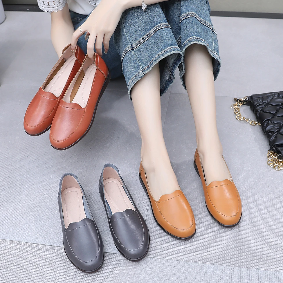 春秋真皮妈妈单鞋软底平底舒适皮鞋女鞋牛筋防滑圆头中老年平底鞋