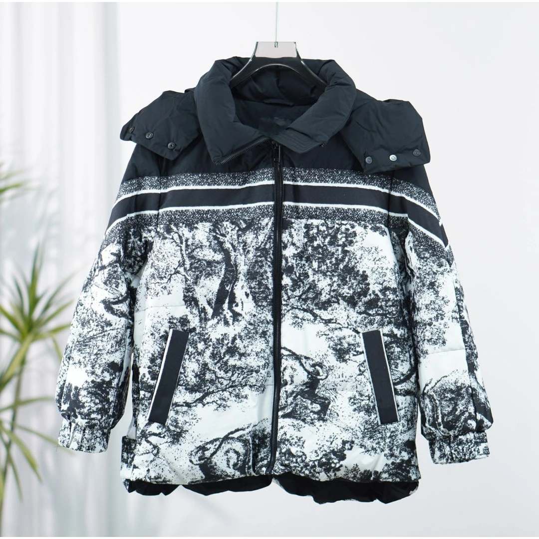 朗S系列  F173  女装冬时尚印花羽绒服黑花8Q523Y008