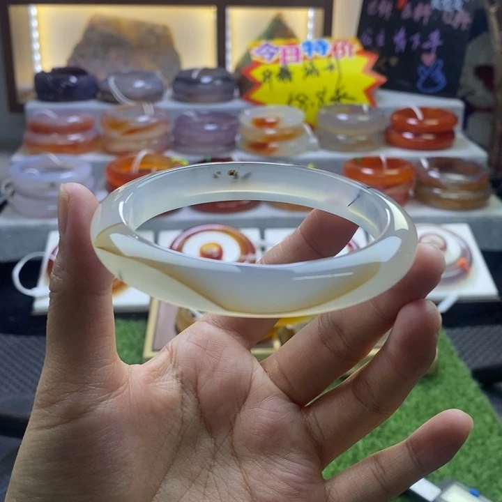 手镯玛瑙/玉髓未镶嵌