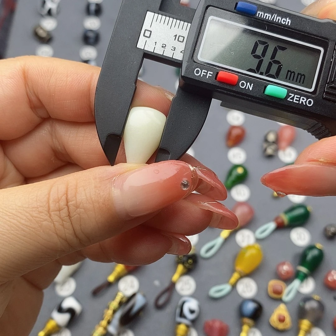 玛瑙/玉髓饰品合金