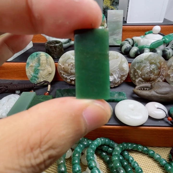 独山玉未镶嵌珠宝半成品