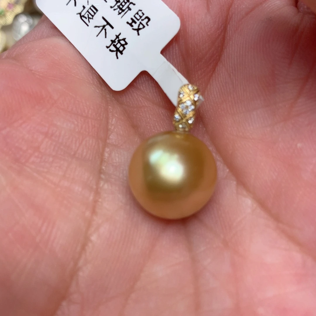 颈饰18K金镶嵌海水珍珠