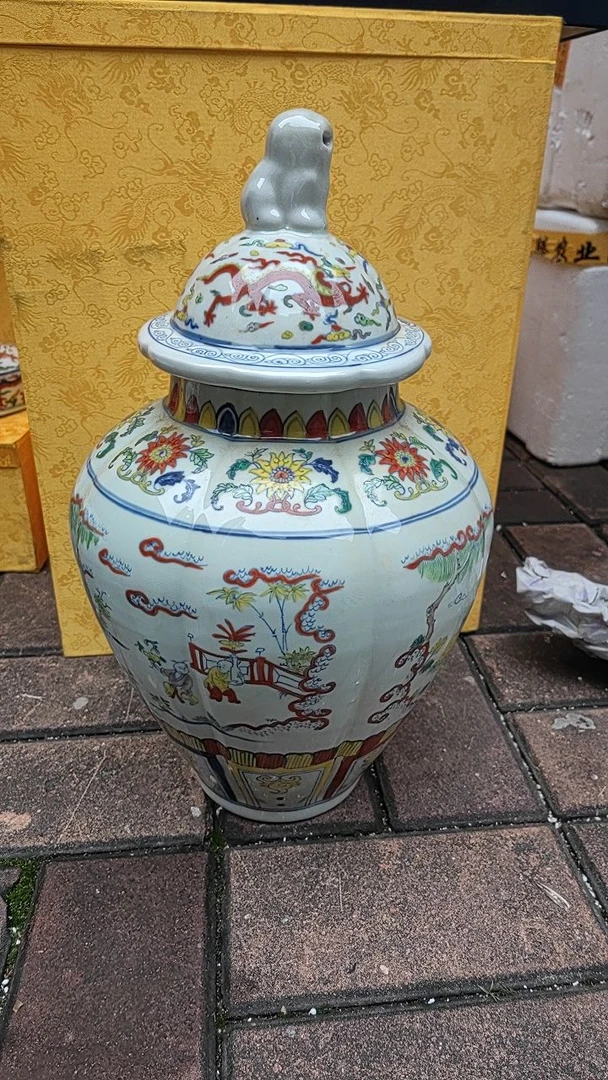 当代 斗彩内绘青花大罐