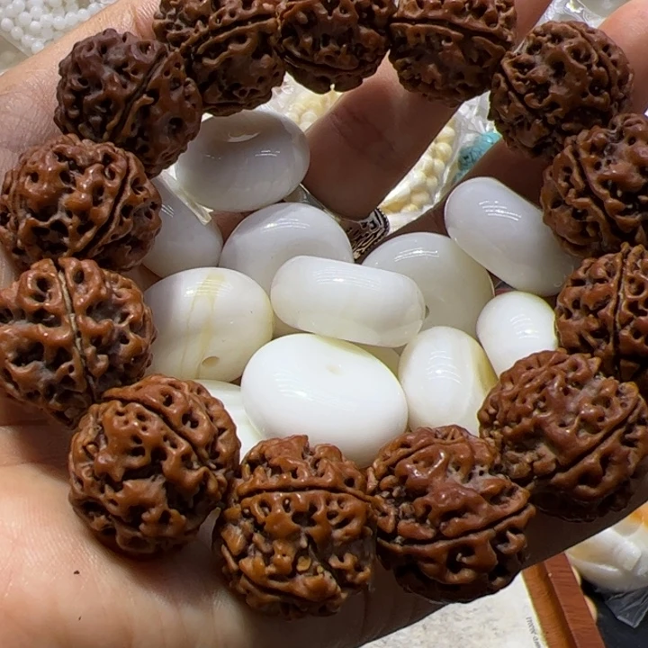 核桃手串/手链冰墩子