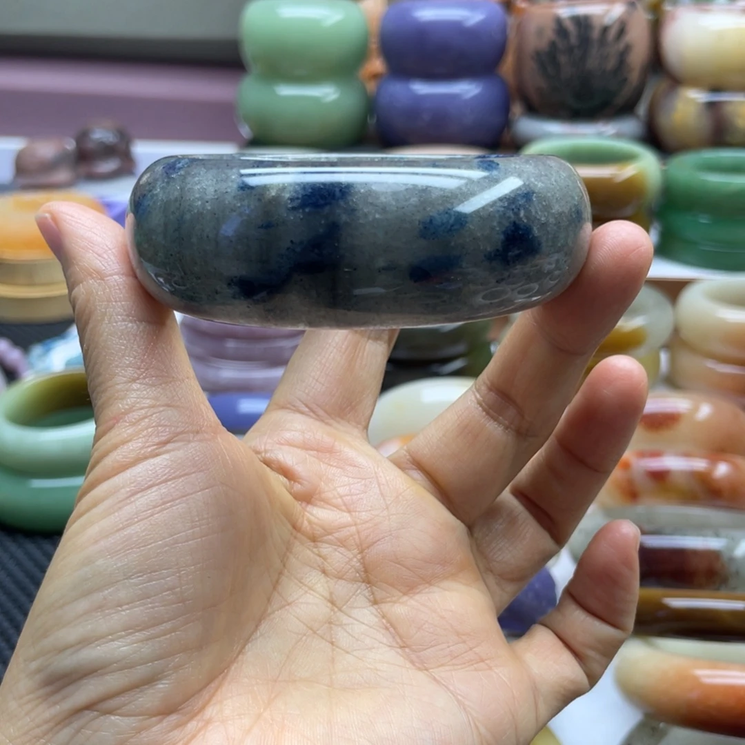 石英岩玉未镶嵌手镯