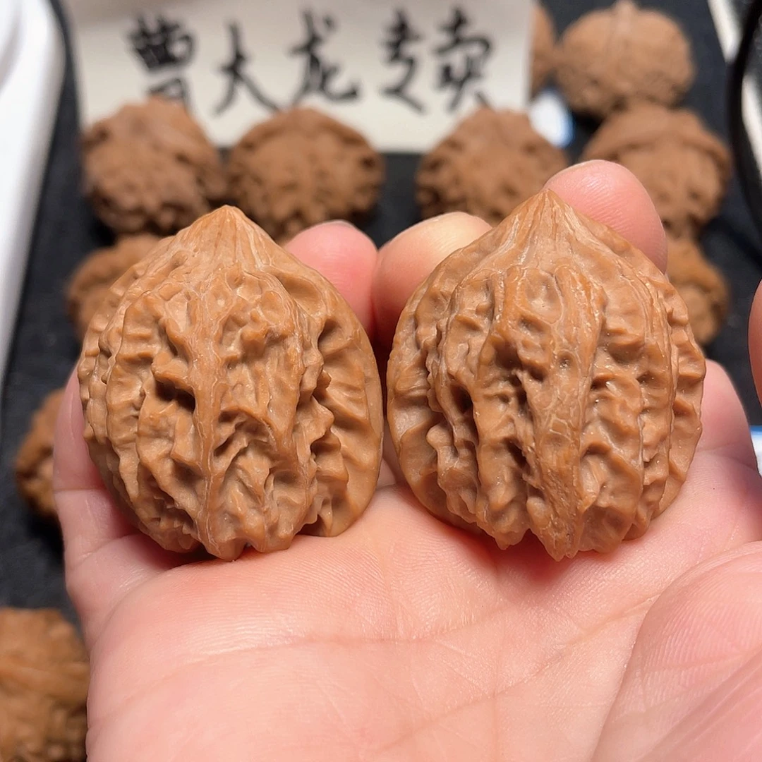 莺***燕把件文玩核桃文玩核桃曹大龙