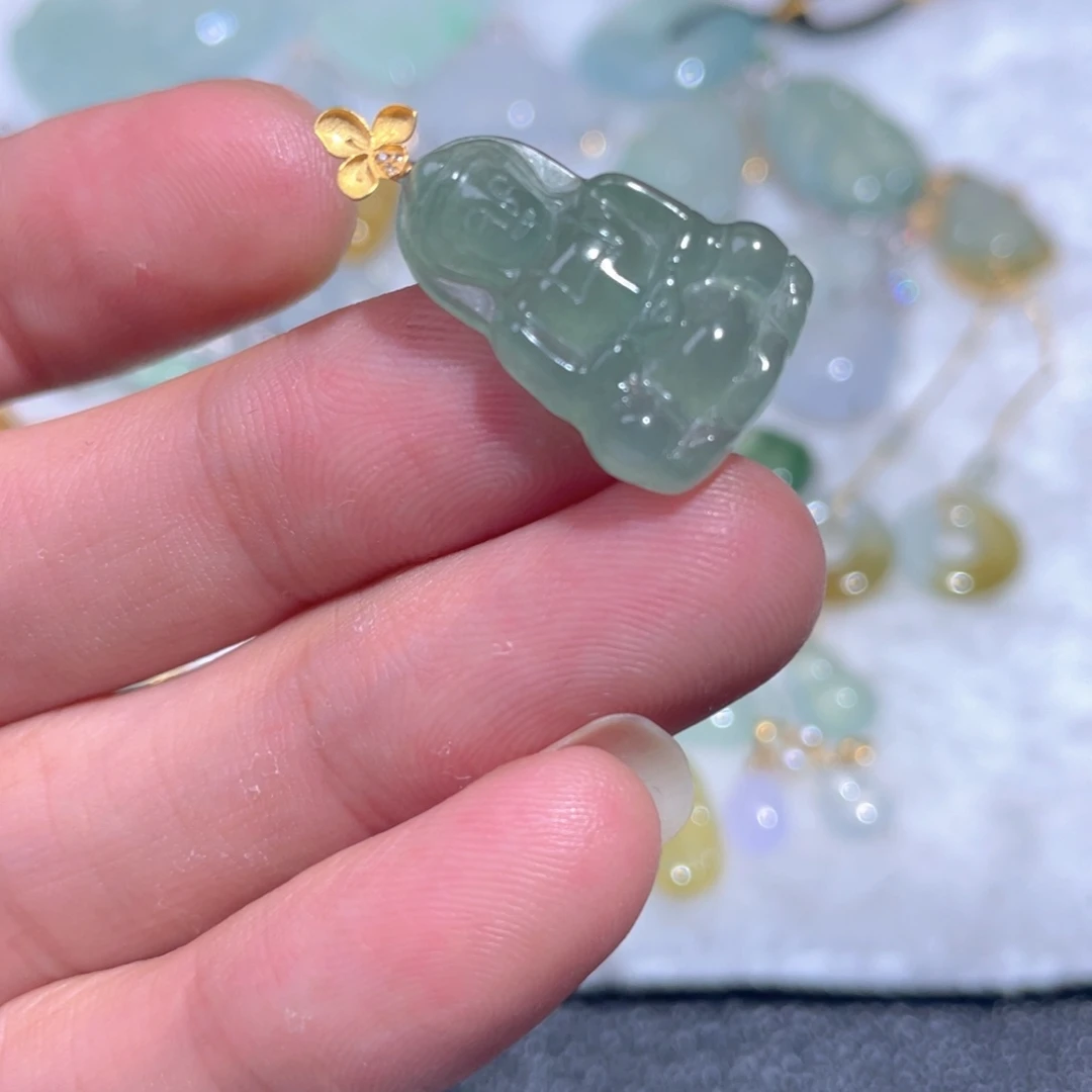 翡翠18K金镶嵌颈饰翡翠