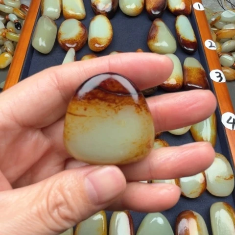 和田玉颈饰未镶嵌?****?