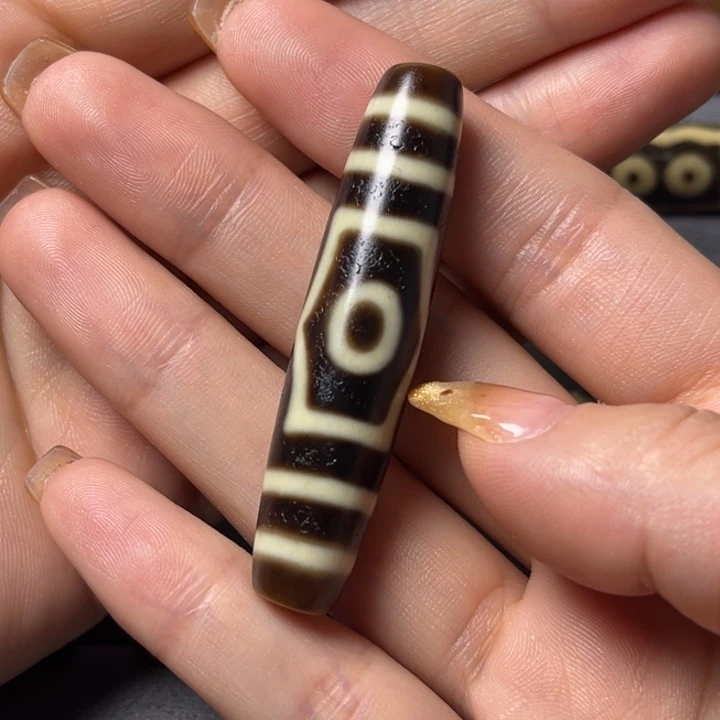 樊***༗未镶嵌颈饰玛瑙/玉髓