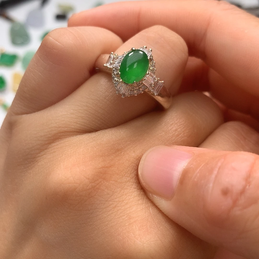 聪***圈散珠翡翠缅甸翡翠绿戒面