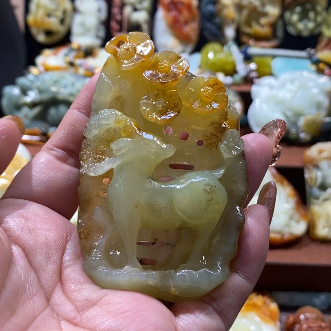 蛇纹石玉颈饰未镶嵌