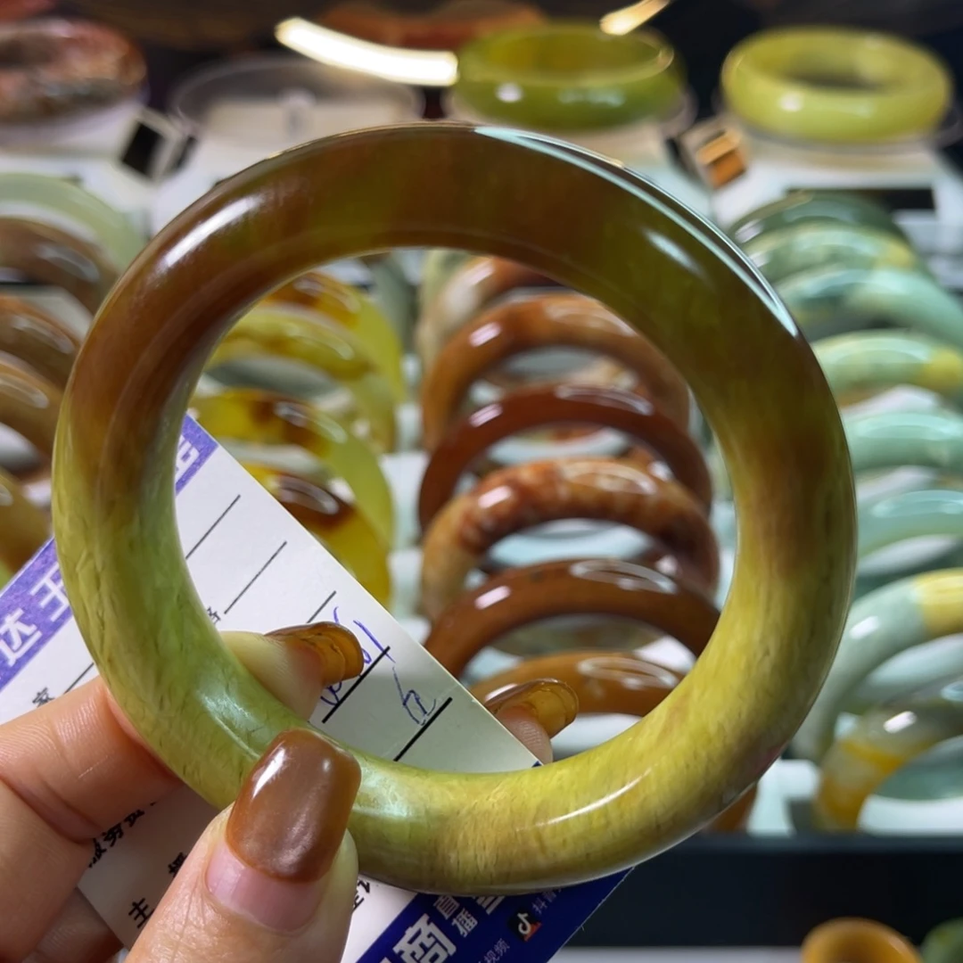 三***）蛇纹石玉未镶嵌手镯
