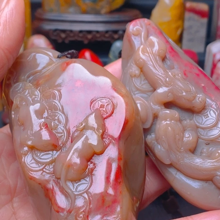 左***手昌化鸡血石昌化鸡血石手把件