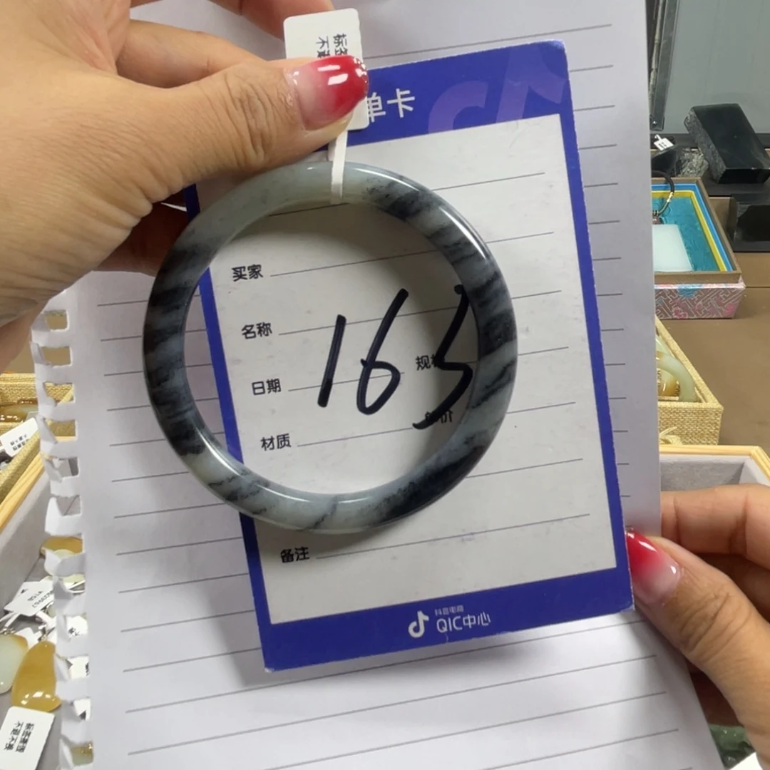 和田玉未镶嵌颈饰西**越