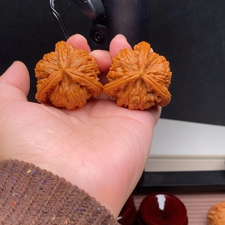 阳***吊坠文玩核桃白奔