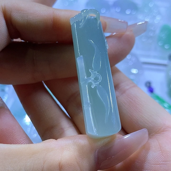 翡翠未镶嵌颈饰天然翡翠A货吊坠