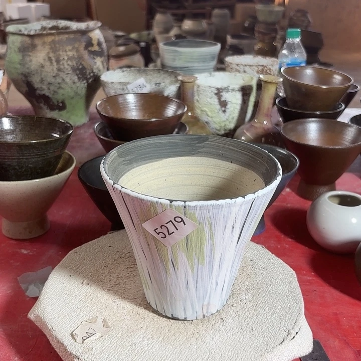 摆件高14，口15，有孔，5279