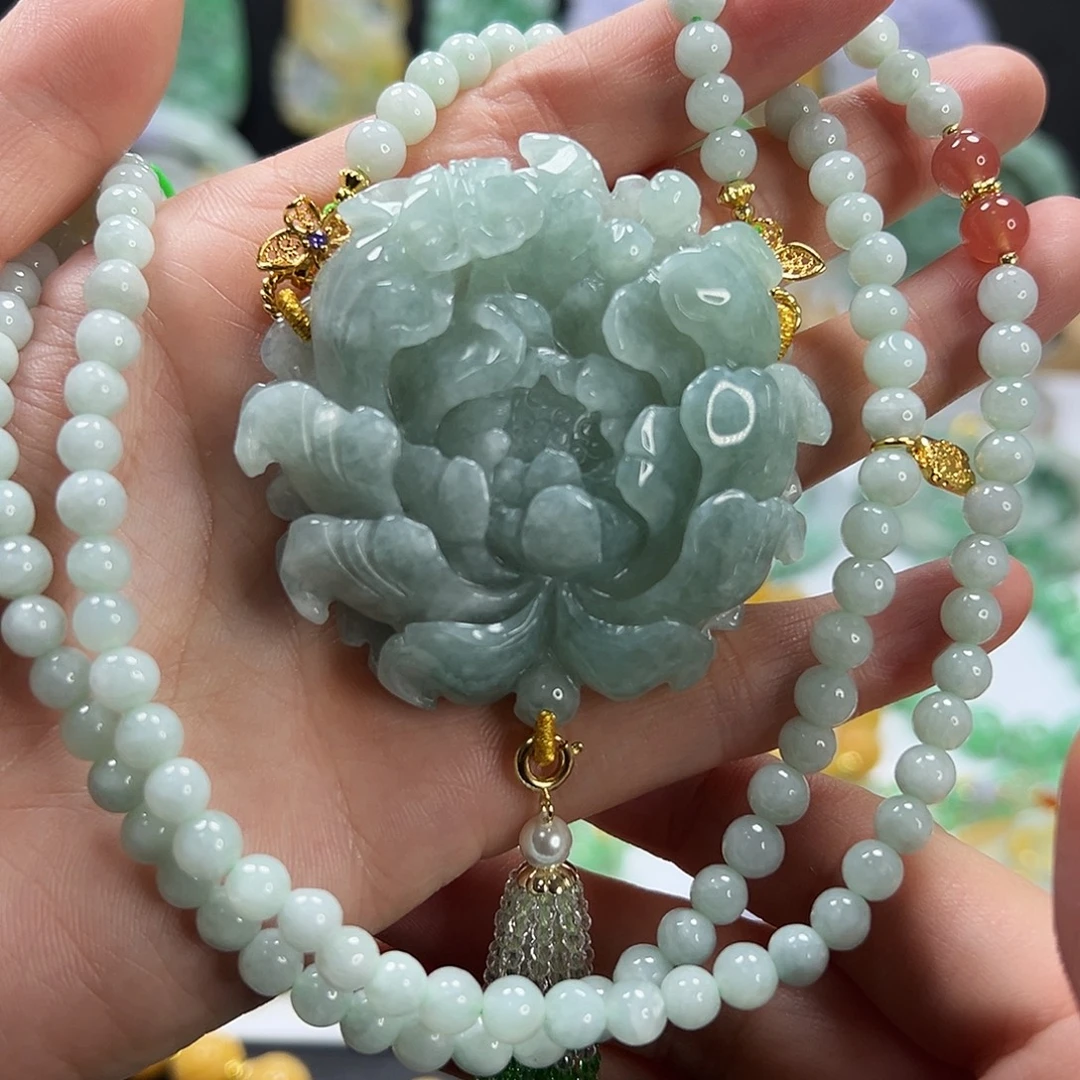 翡翠未镶嵌颈饰吊坠