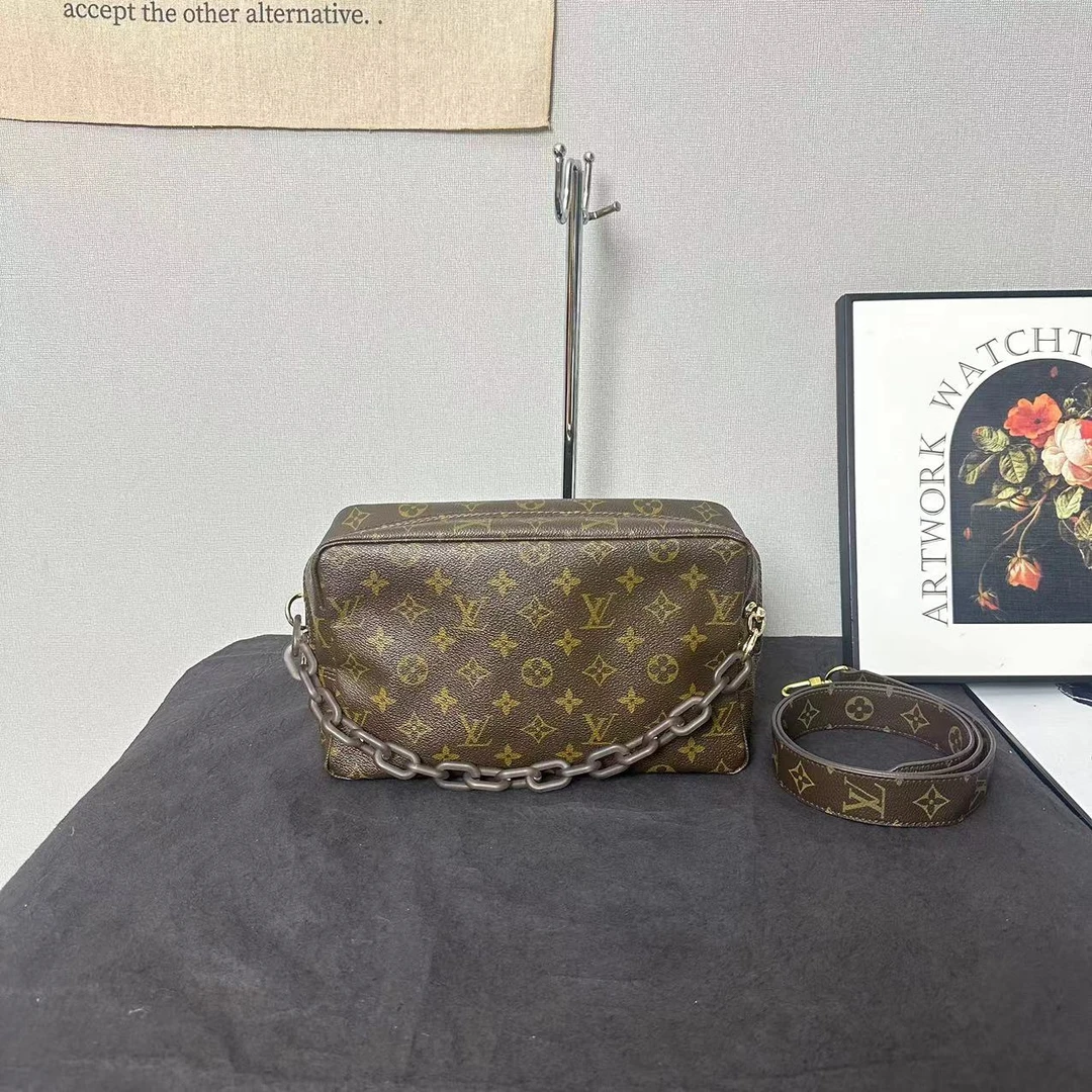 95新 LouisVuitton/路易威登 古登中古/lv洗漱包28/斜挎包/腋下包