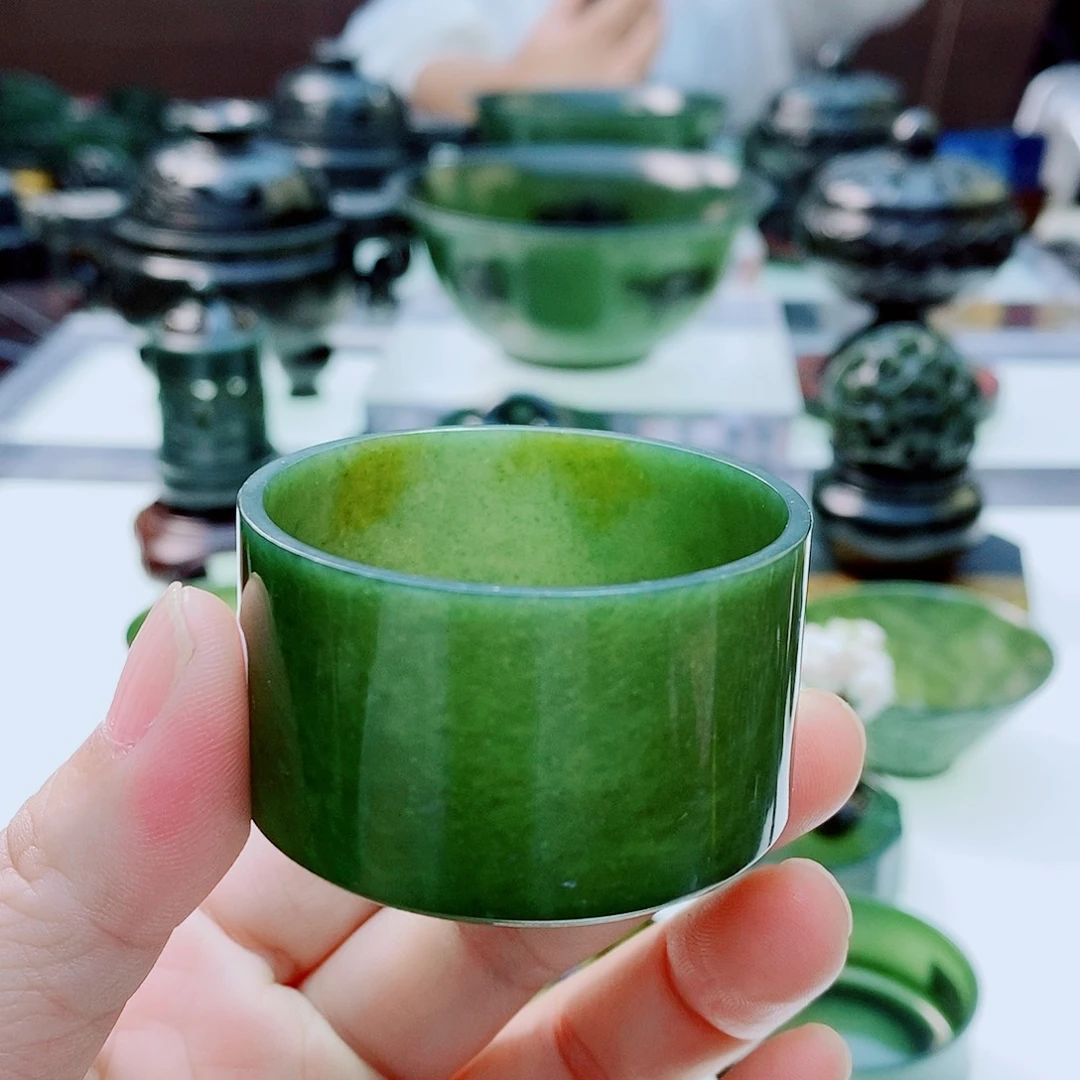 未镶嵌和田玉（青玉）摆件