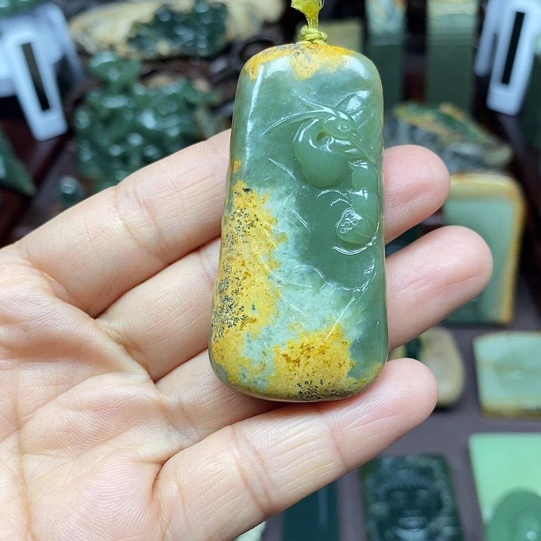 岫岩河磨玉（透闪石质玉）未镶嵌颈饰