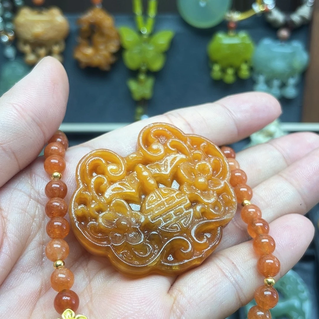 蛇纹石玉未镶嵌颈饰