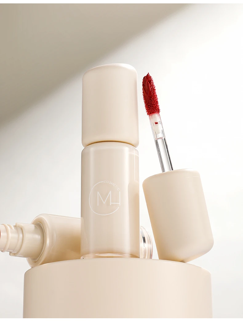 名韩绒感柔雾唇釉