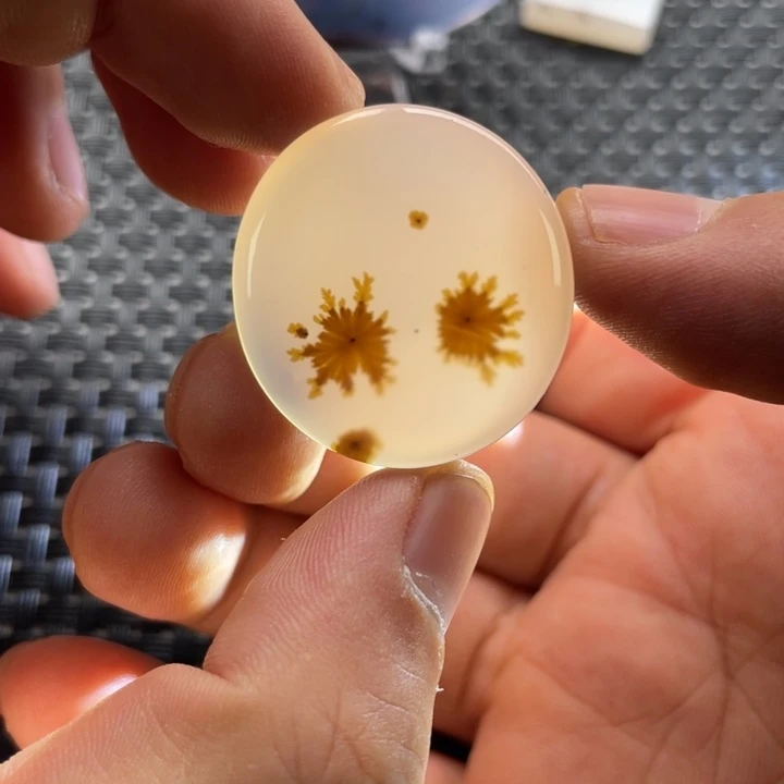 雨***沫玛瑙/玉髓未镶嵌颈饰