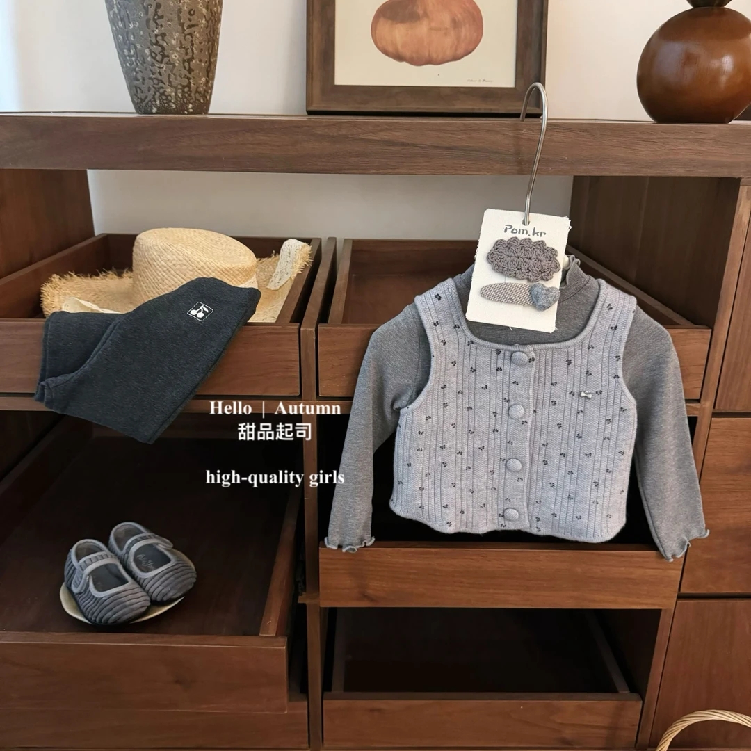 【甜品起司】原创!女宝宝碎花针织小马甲灰色微喇超模裤洋气套装潮