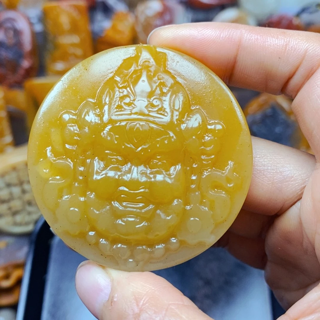 石英质玉（黄龙玉）未镶嵌颈饰