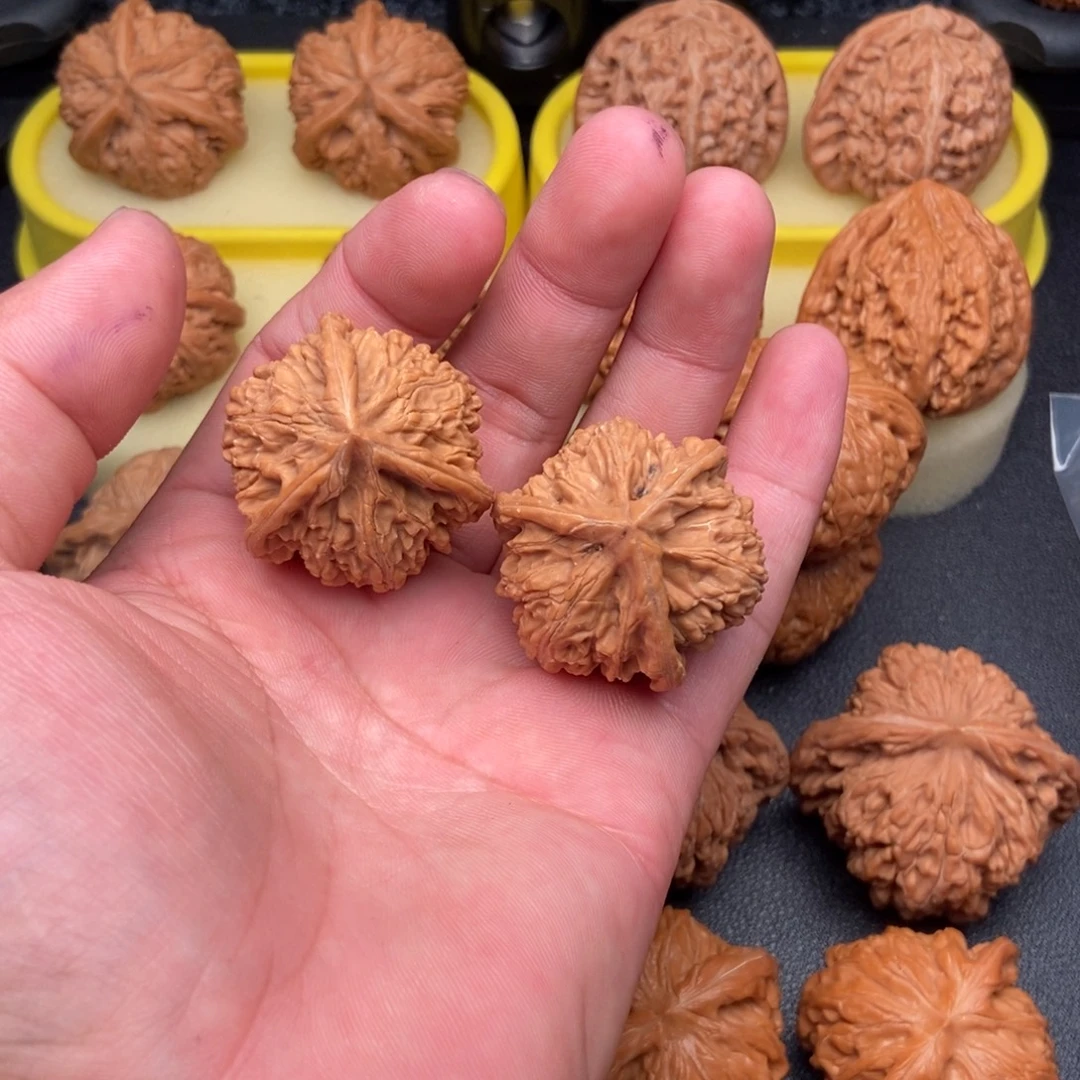 阿***绫文玩核桃把件三棱35