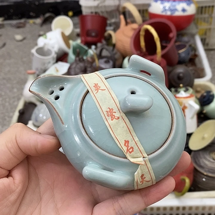 陶瓷艺术品及陶瓷壶