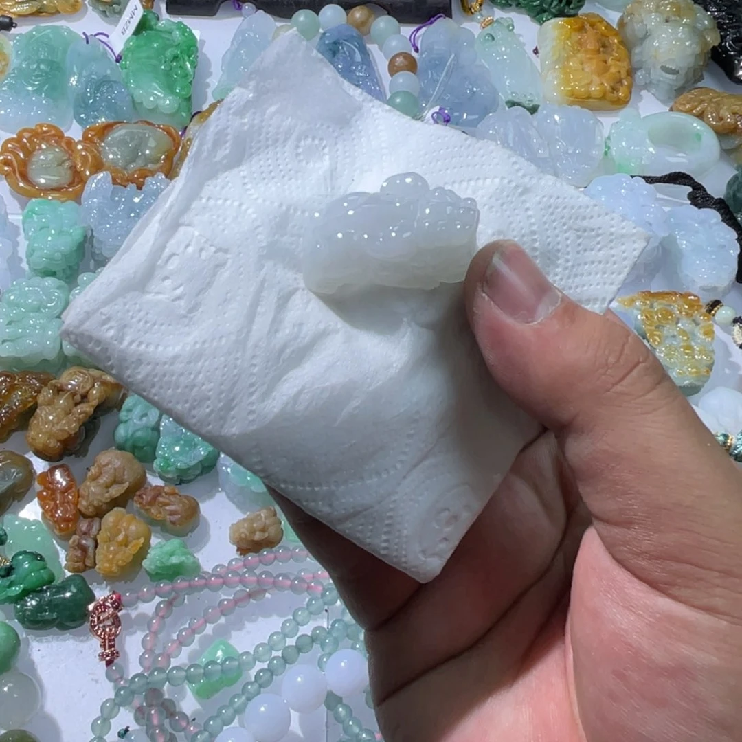 翡翠颈饰未镶嵌天然