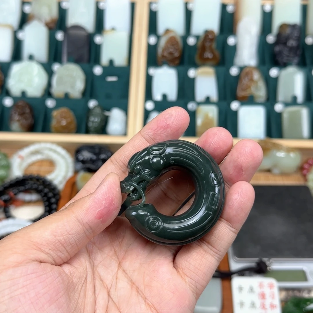 和田玉挂件未镶嵌