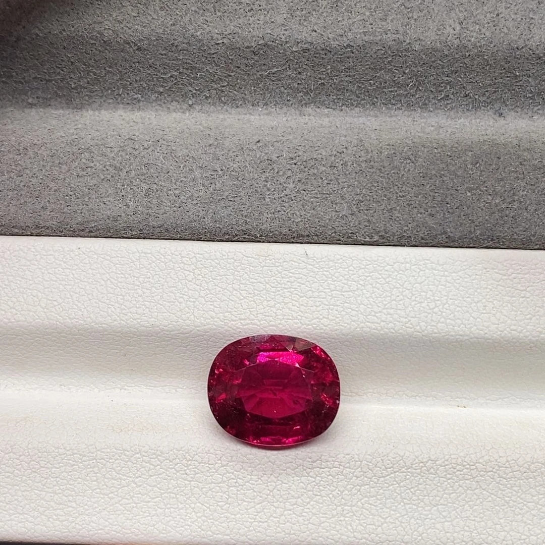 裸石未镶嵌碧玺6.77克拉天然卢比来碧玺