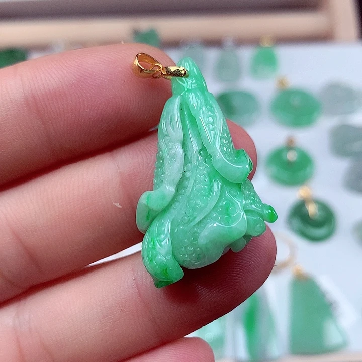 颈饰未镶嵌翡翠吊坠