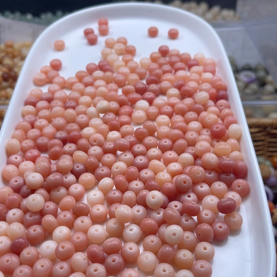 吊坠白玉菩提q8/100+50颗小米珠
