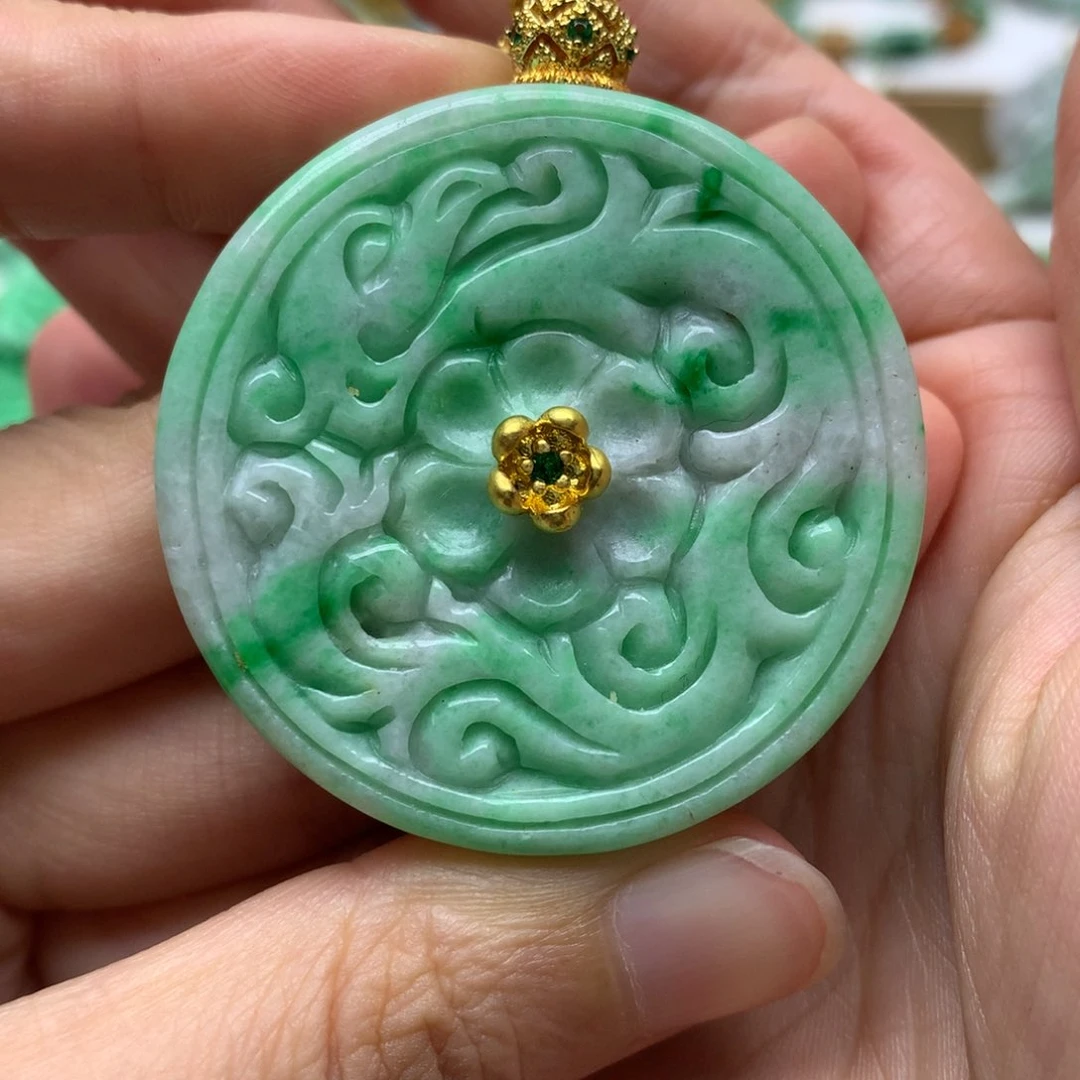 翡翠未镶嵌颈饰翡翠