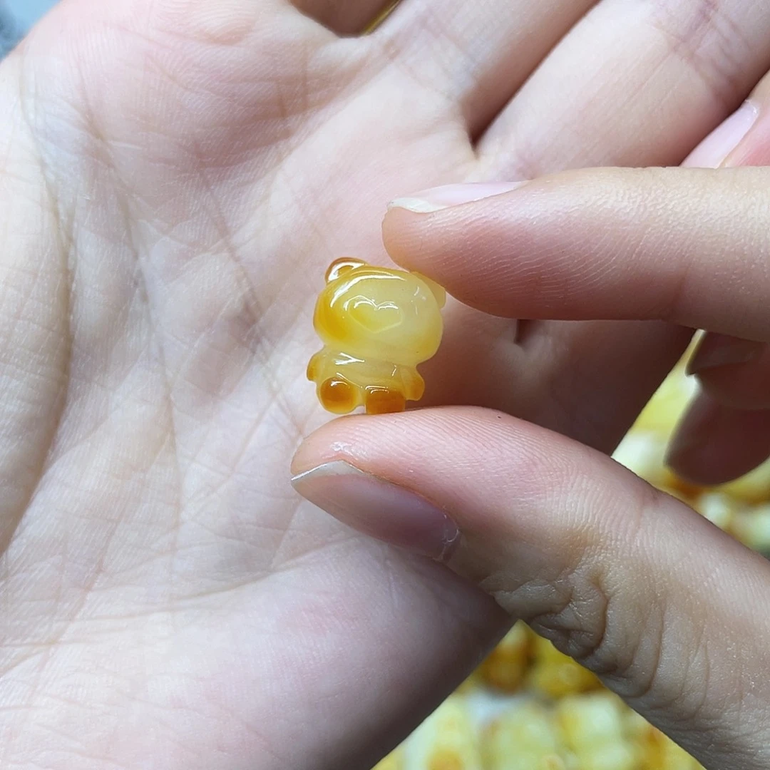 未镶嵌琥珀裸石?****子小熊
