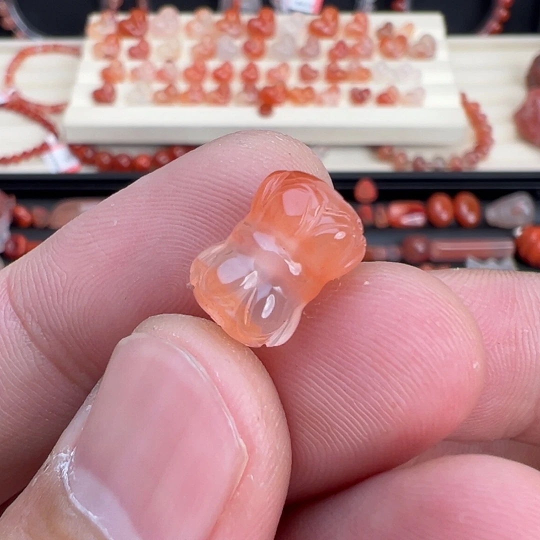 南红玛瑙未镶嵌颈饰并蒂莲桶珠8*12