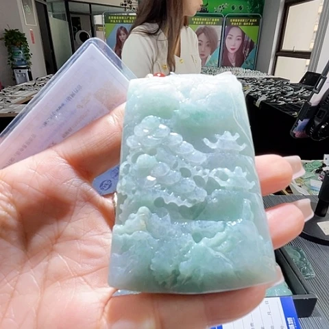 颈饰未镶嵌翡翠一个