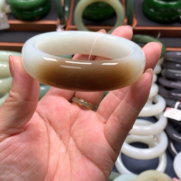 【闪购商品】未镶嵌手镯和田玉