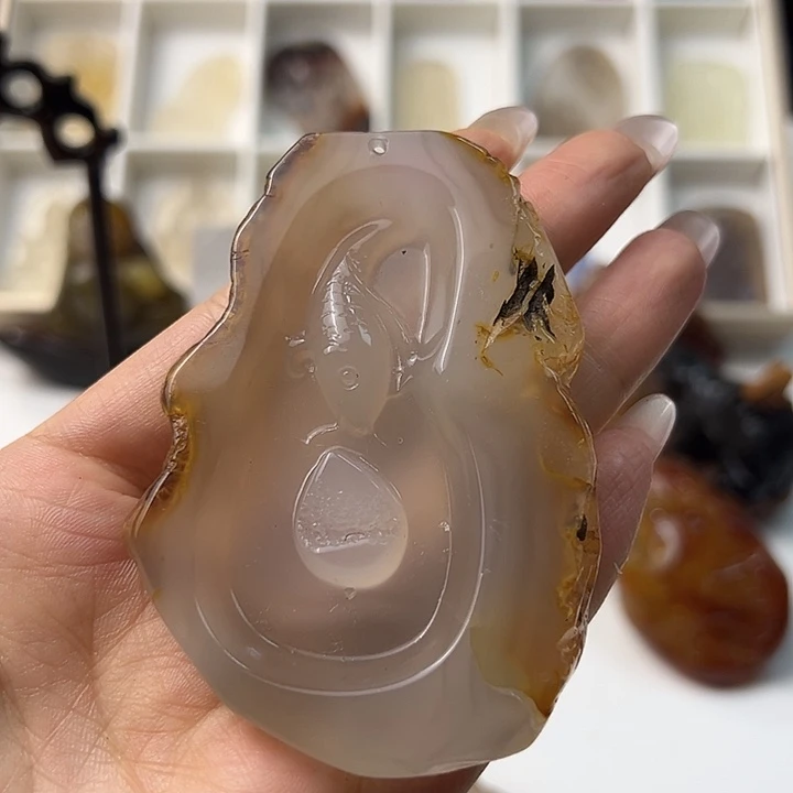 玛瑙/玉髓颈饰合金