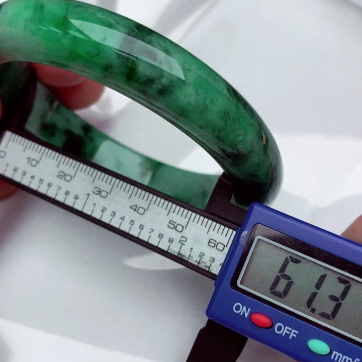 翡翠手镯未镶嵌a货