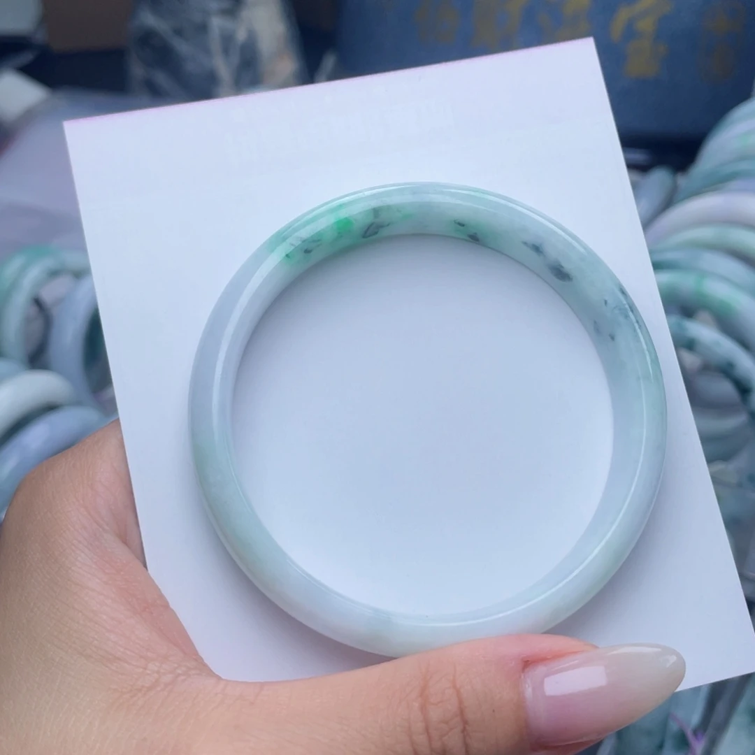 翡翠未镶嵌手镯60.6圈