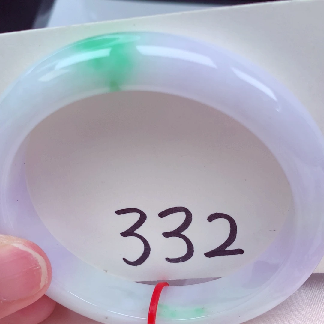 翡翠手镯未镶嵌翡翠