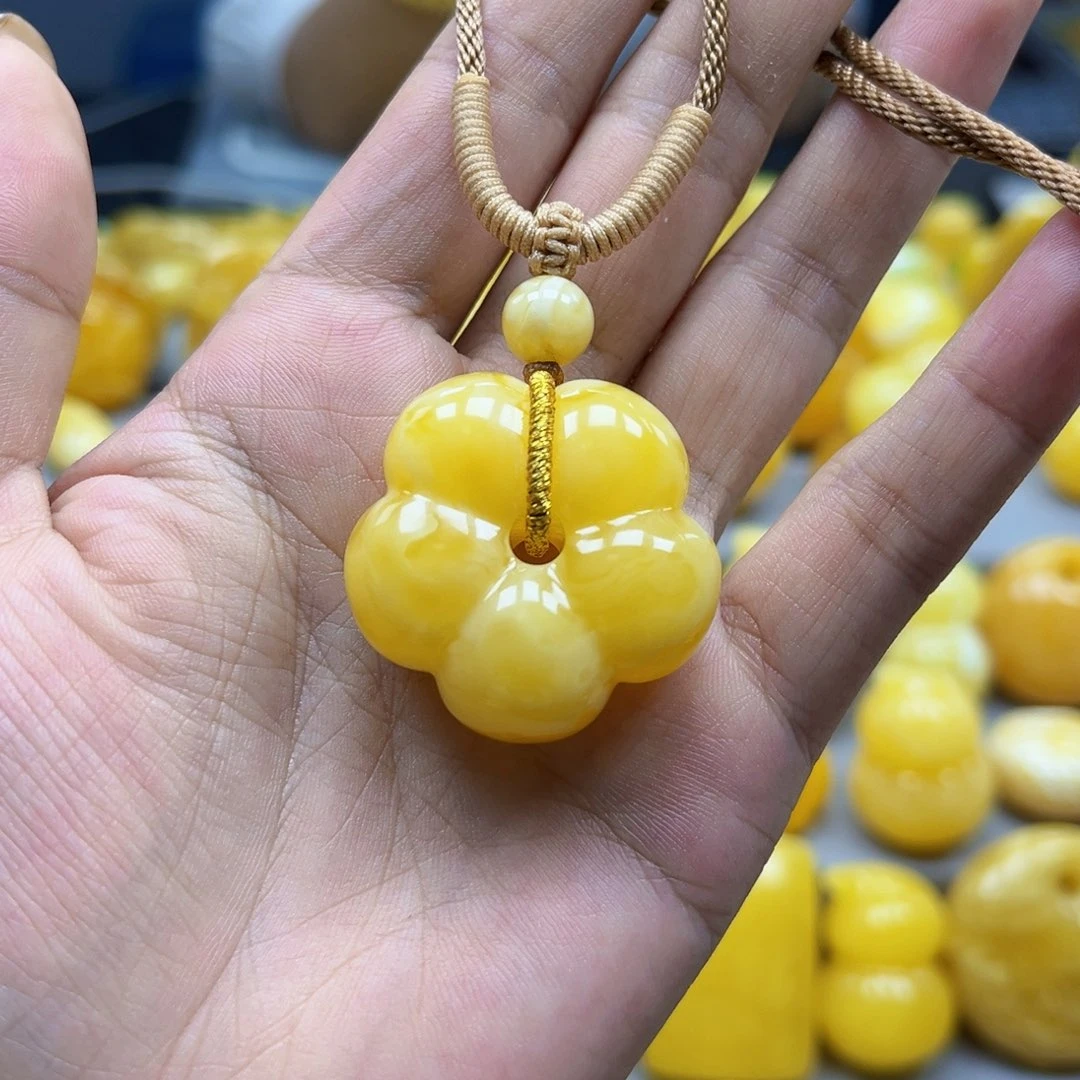蜜蜡未镶嵌珠宝奇石