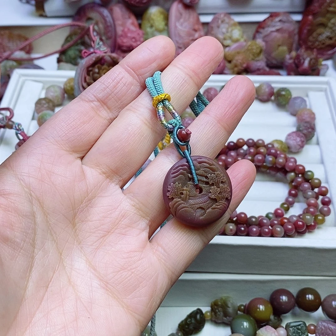 玛瑙/玉髓盐源玛瑙吊坠未镶嵌