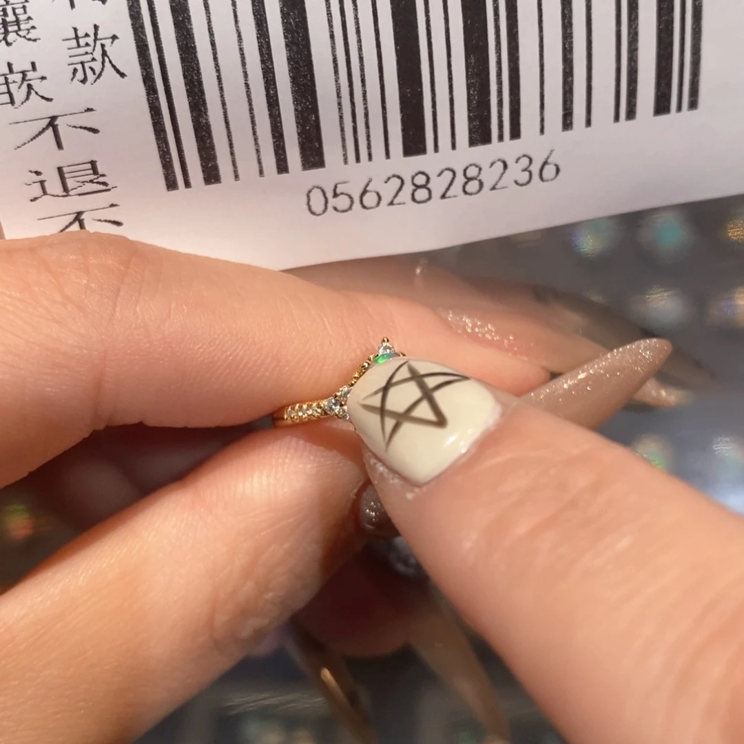 欧泊欧泊戒指银S925镶嵌b****汝