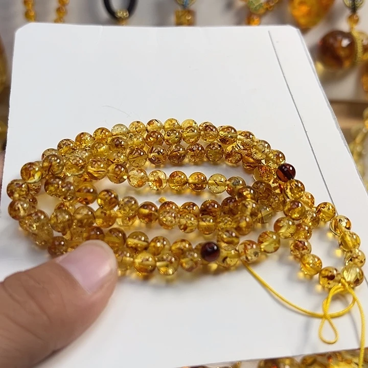 琥珀（花珀）颈饰未镶嵌